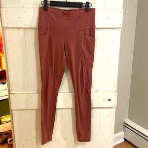 Athletes size small women’s leggings. Color mauve.